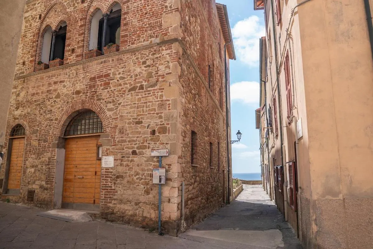 Nido Nel Vicolo Sea And Old Town Daire Piombino İtalya